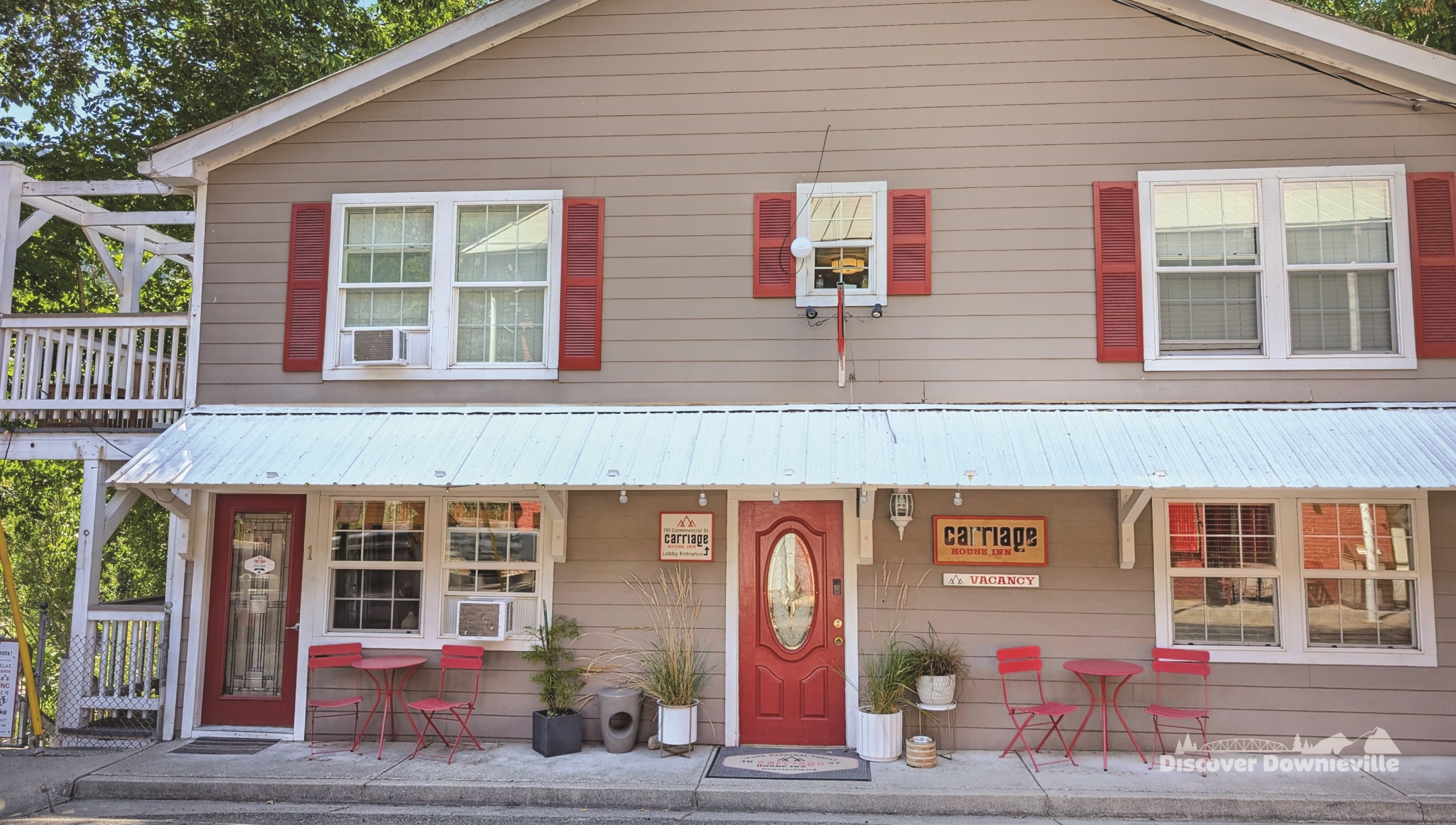 The boutique Carriage House Inn.